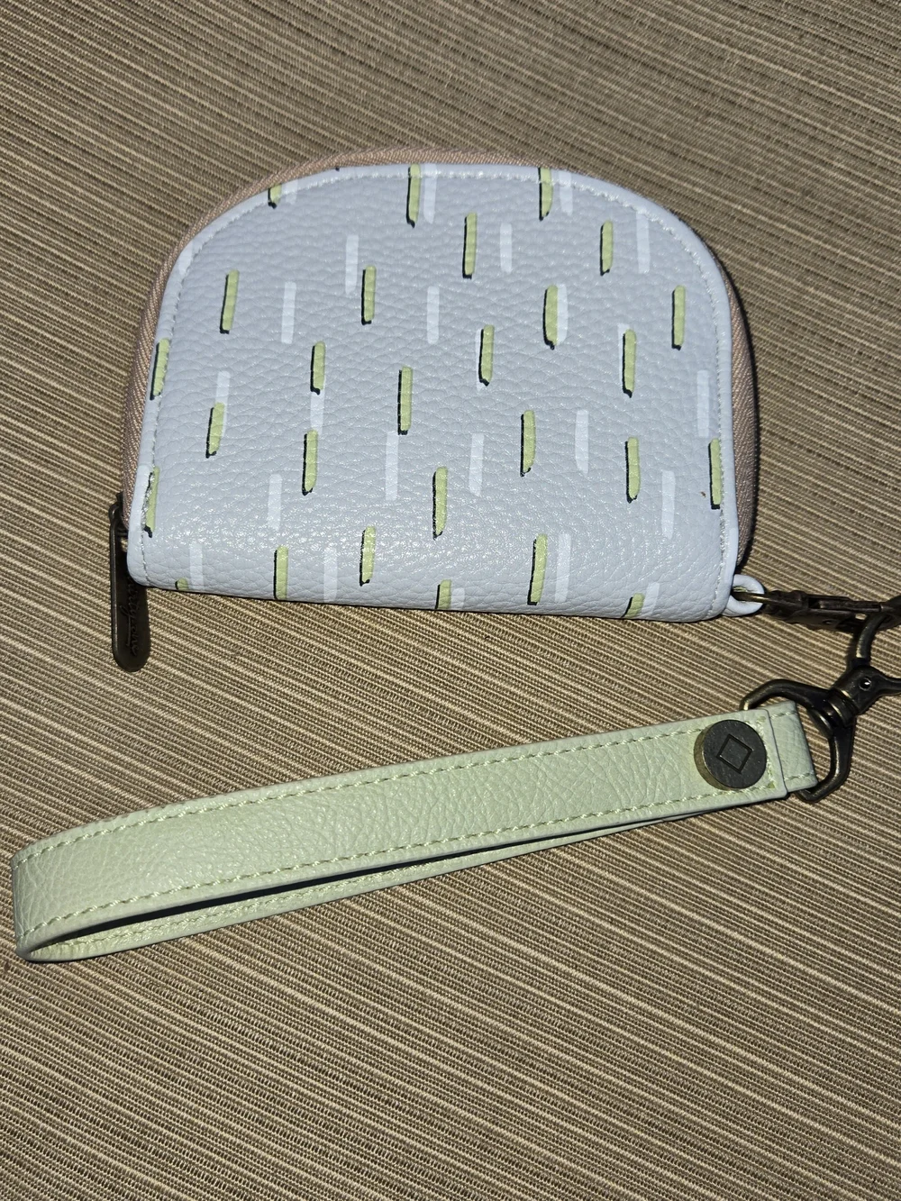 Thirty-One Half Moon Zip Around Wallet Wristlet Abstract Dash Print Mint Blue